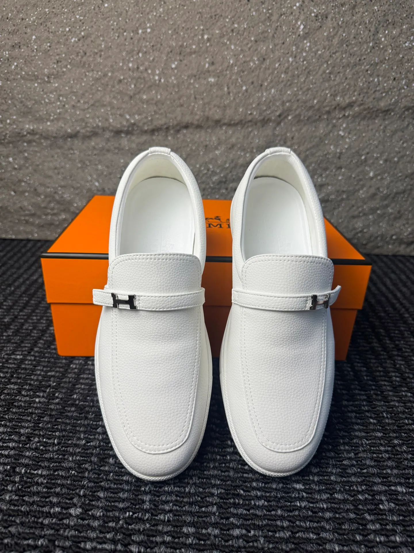 Men's men's shoes 💰440 [New style] 🪷🪷[HERMES] Hermès - High-end quality, the same style as the official website - Upper: 🔝 Nappa calfskin, with iconic H metal - Lining: water-dyed cowhide - Outsole: ultra-light TPU molded outsole - Ultra-high quality control·Fine workmanship: highlighted (high-end·luxury·grade) -Size: 38-44 (45 can be customized)·